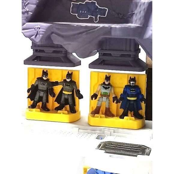 Imaginext DC Super Friends Batman Super Surround Batcave Playset - Picture 13 of 16